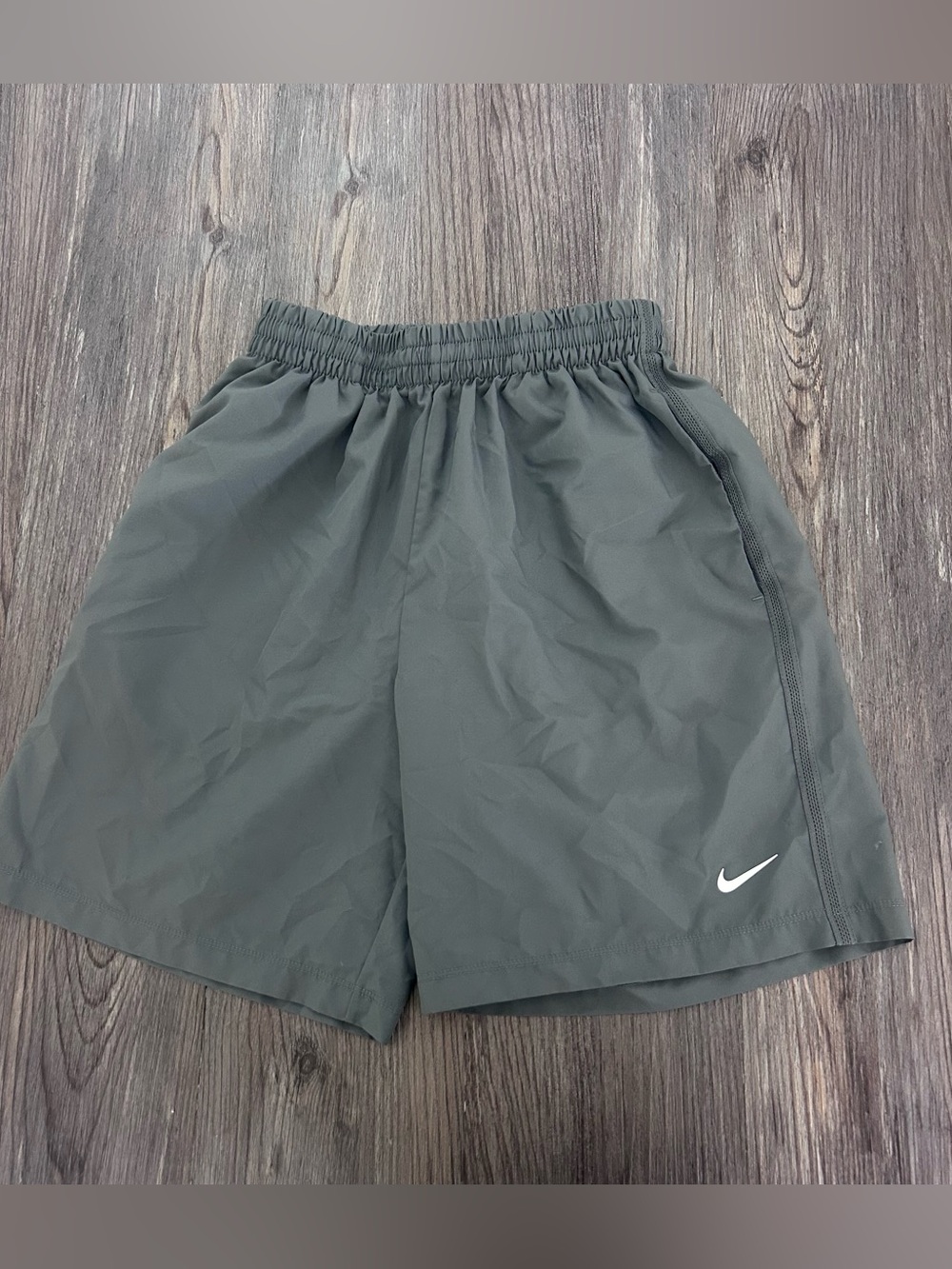 Nike boys Running shorts L